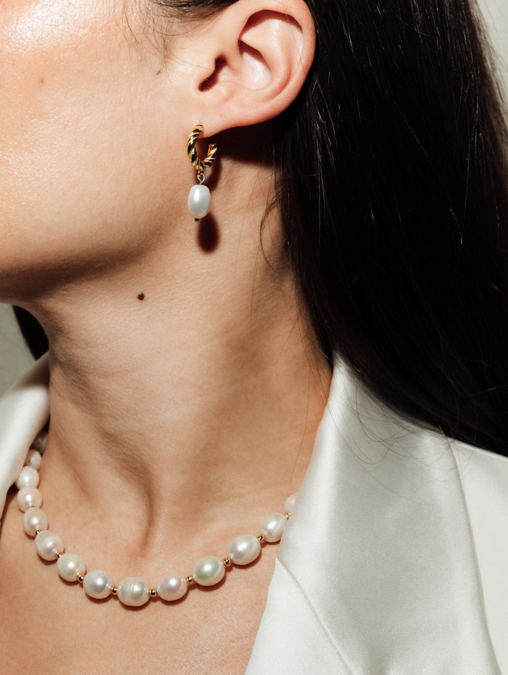 Freshwater pearl hoop earrings