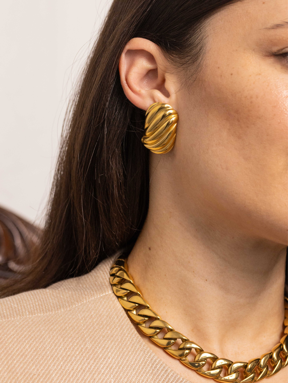 Gold chunky ribbed earrings