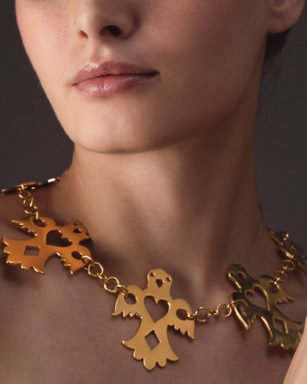 Fly High neckpiece-03