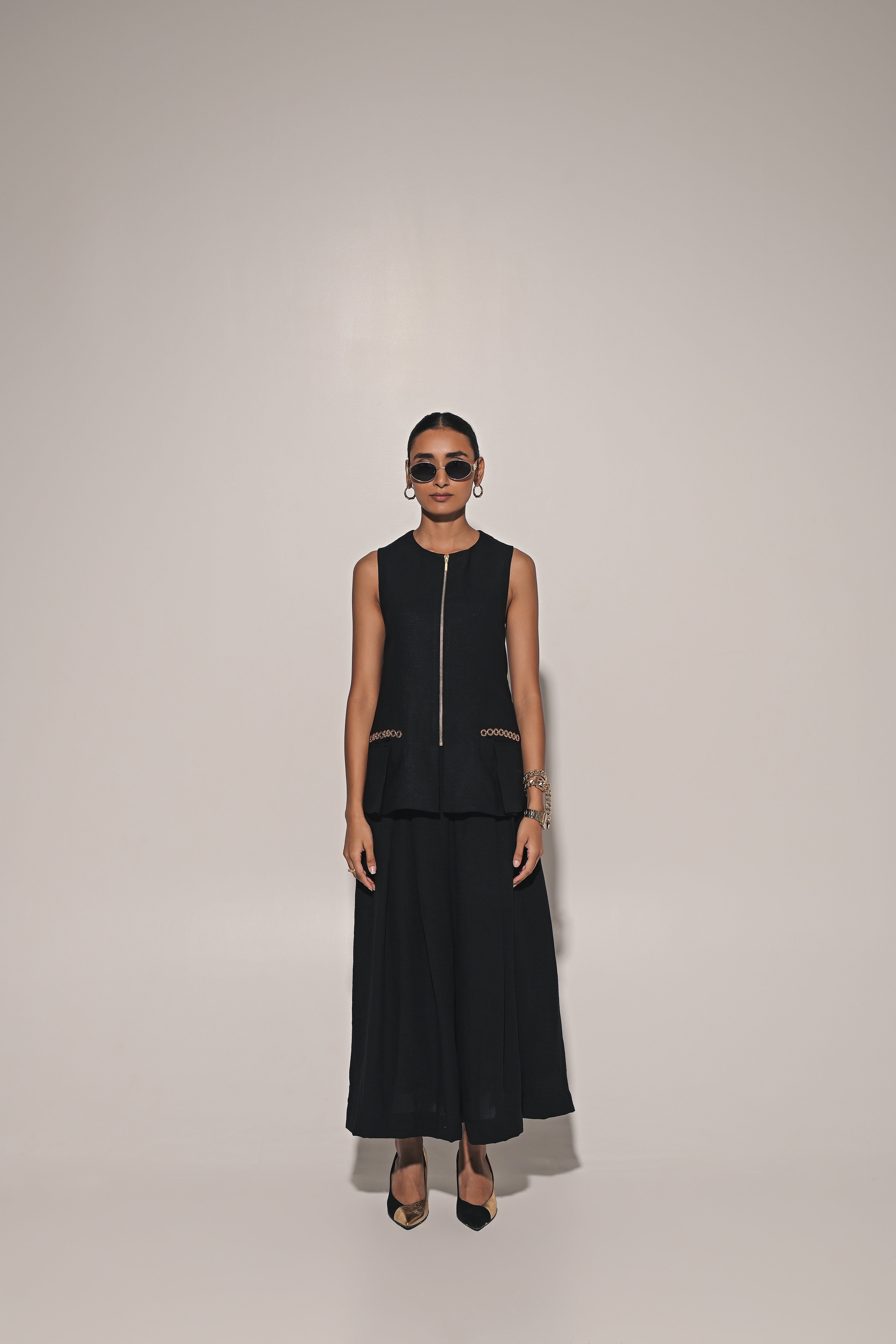 Black elan skirt with kuro zipper