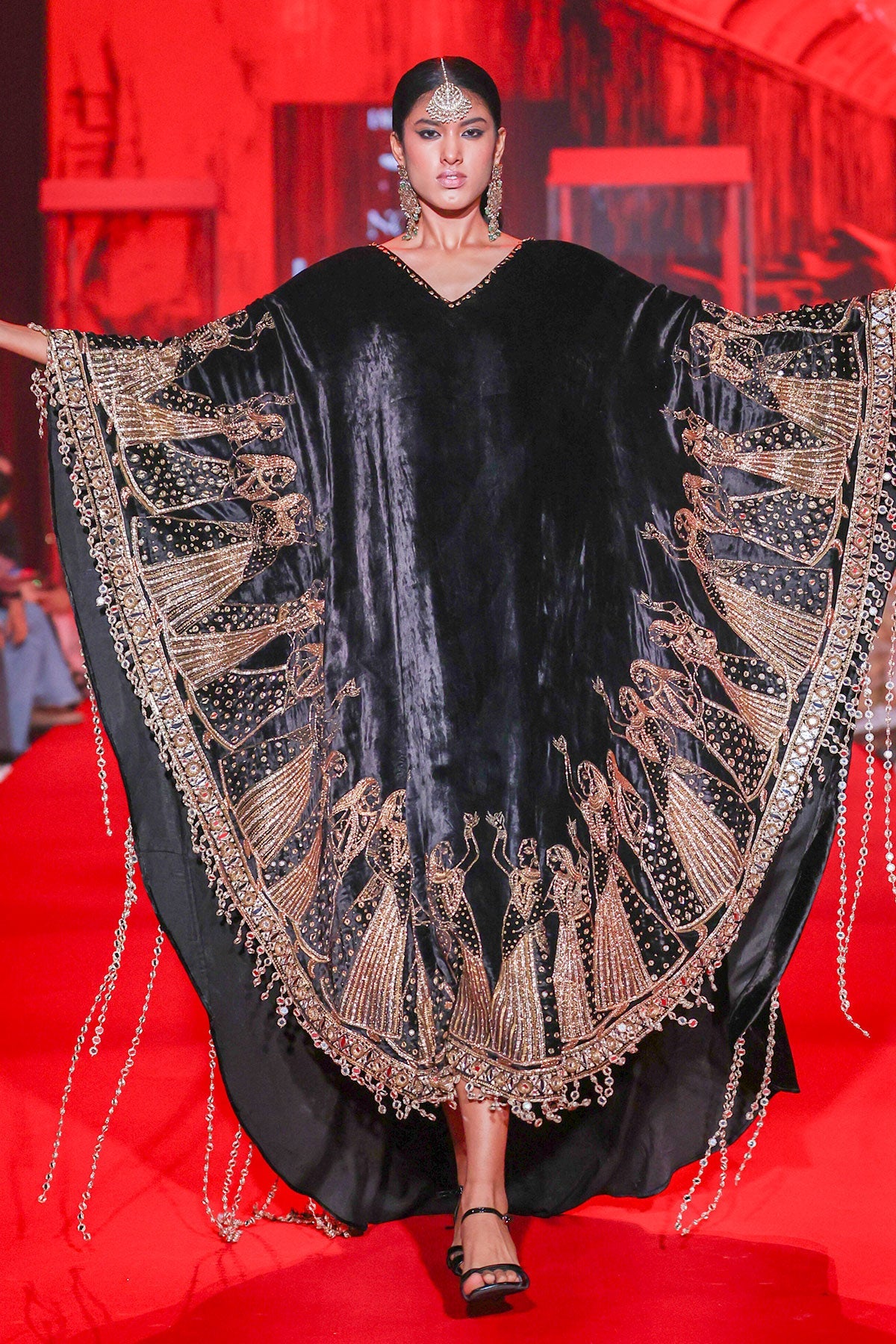 Ratrangini Kaftan Set