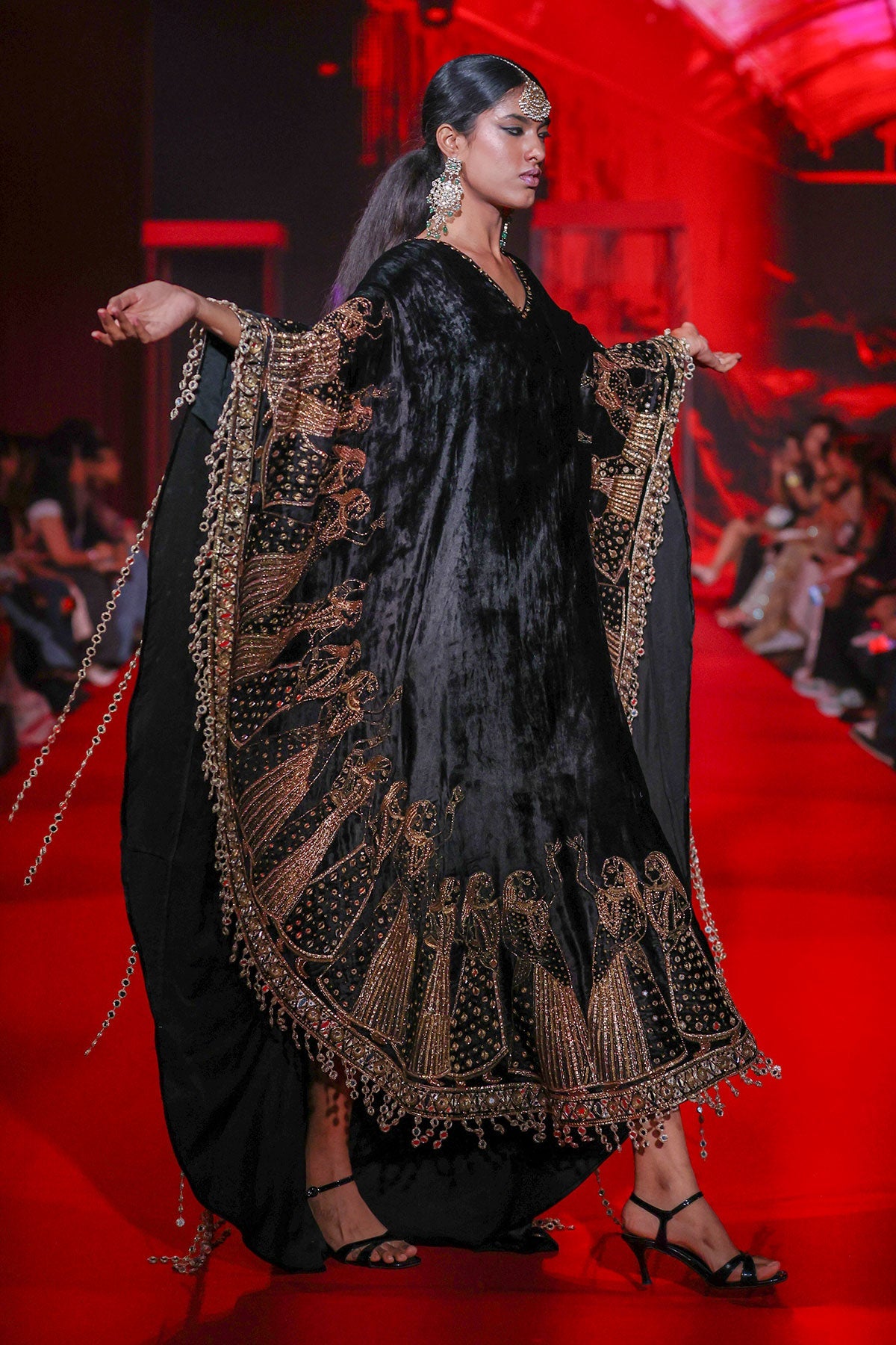 Ratrangini Kaftan Set