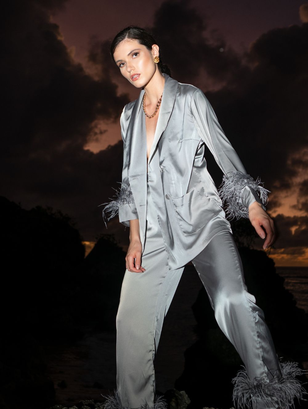 مجموعة فريدا الحريرية الرمادية