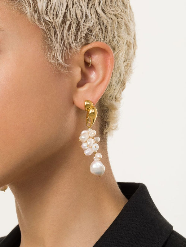 Hera pearl earrings