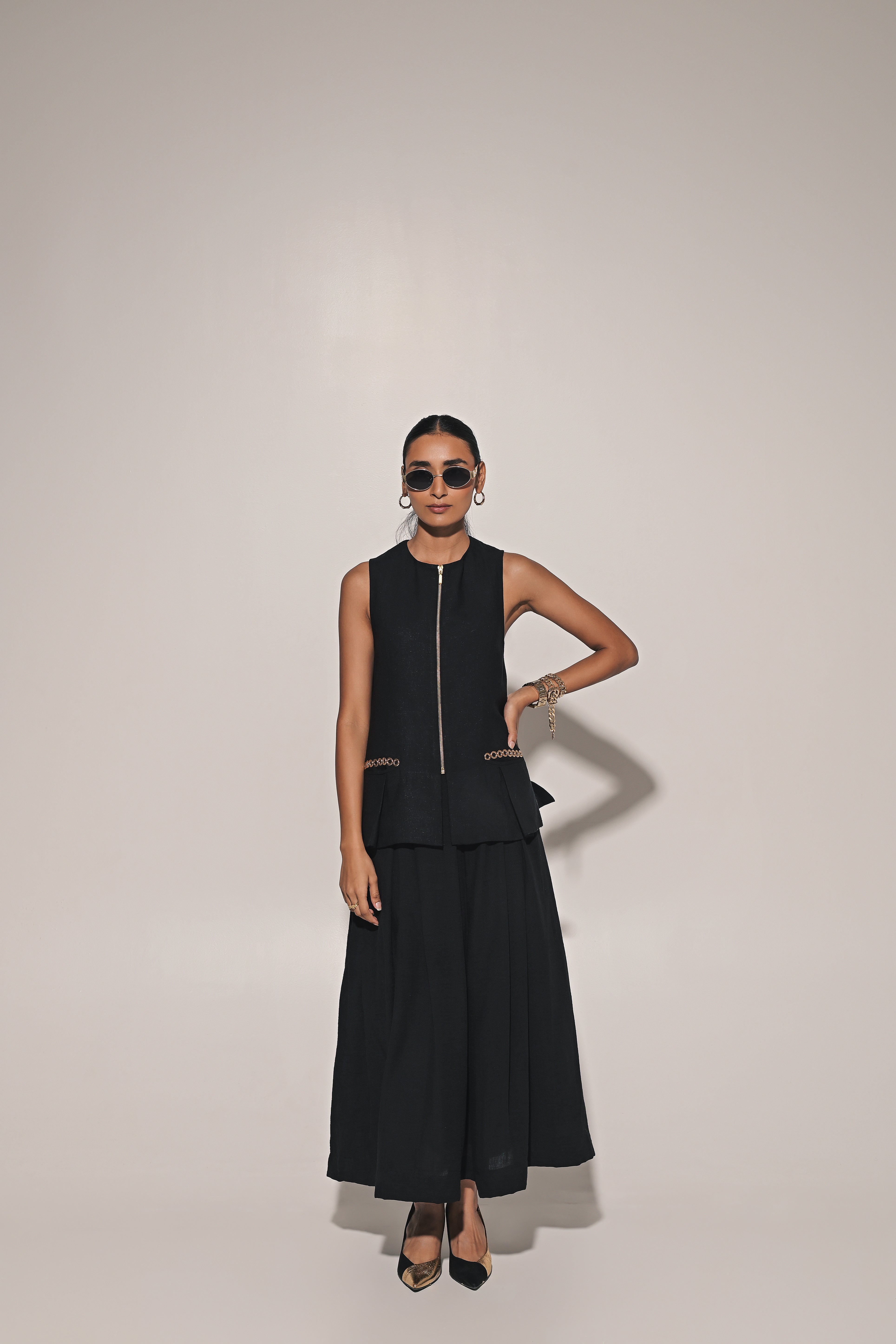 Black elan skirt with kuro zipper