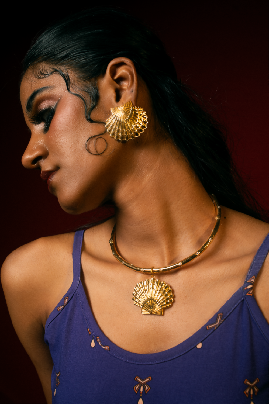seashell neckpiece-01