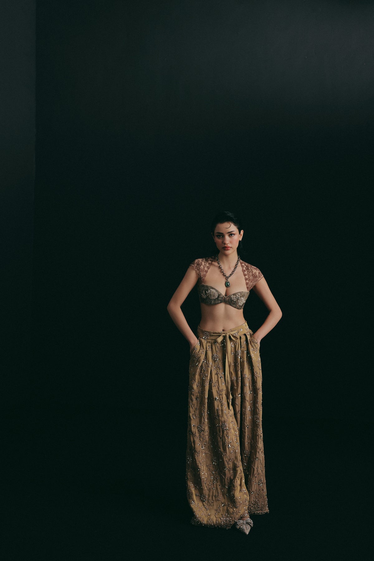 NOTES OF GOLD, HINTS OF ZARDOSI