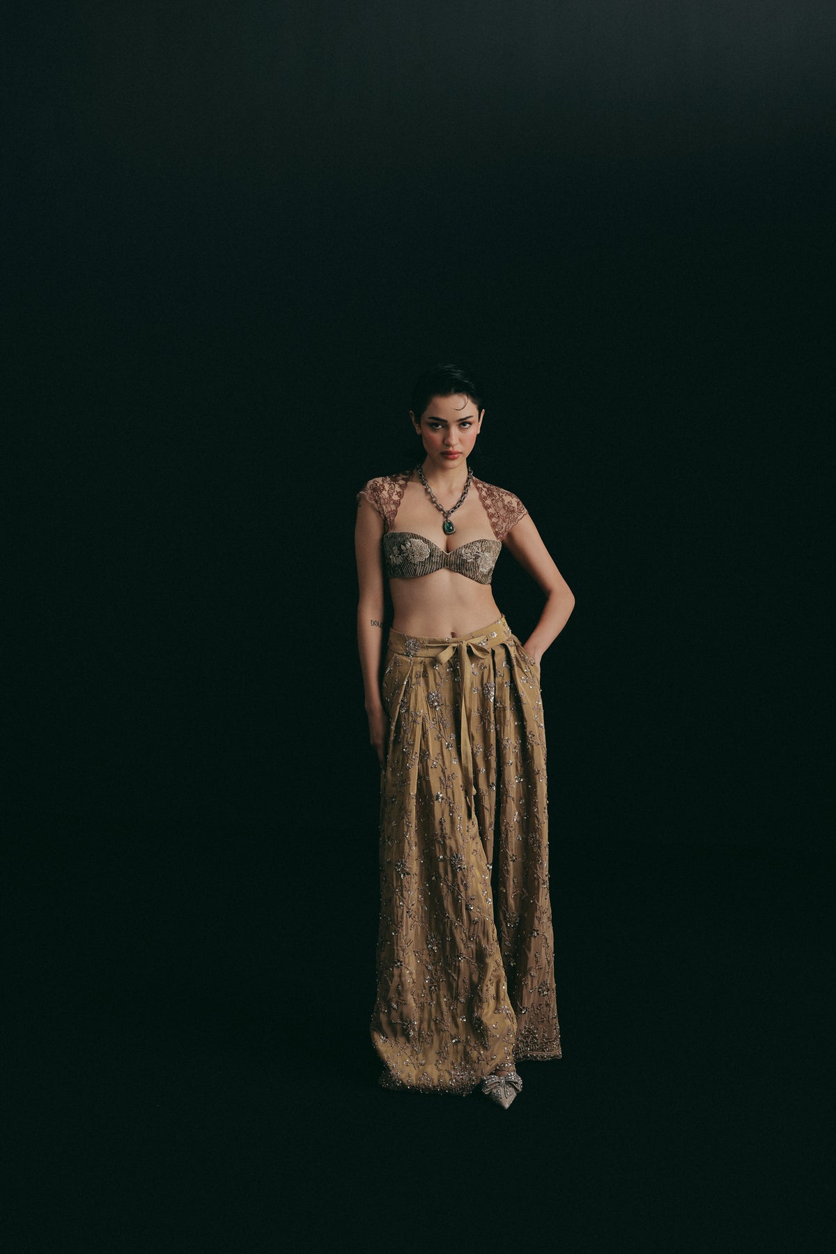 NOTES OF GOLD, HINTS OF ZARDOSI
