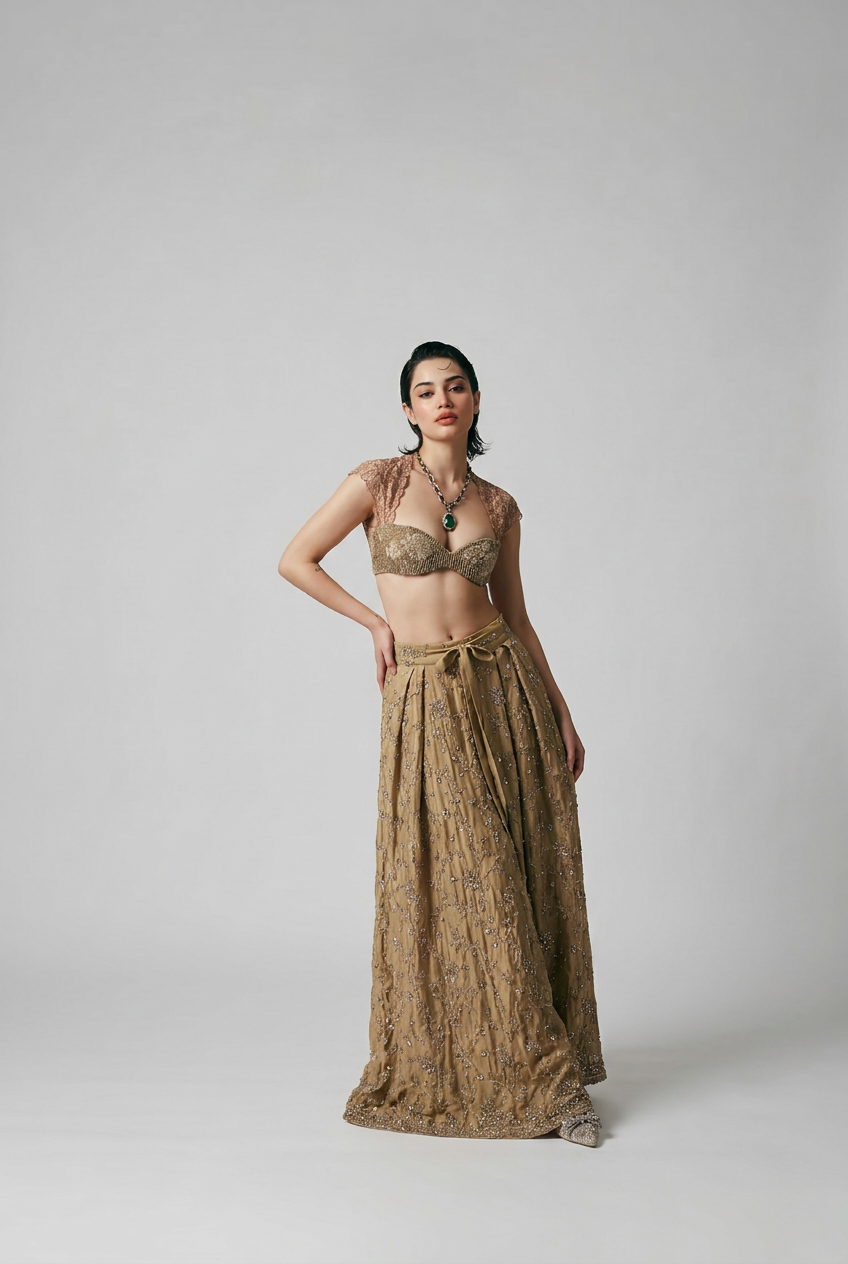 NOTES OF GOLD, HINTS OF ZARDOSI