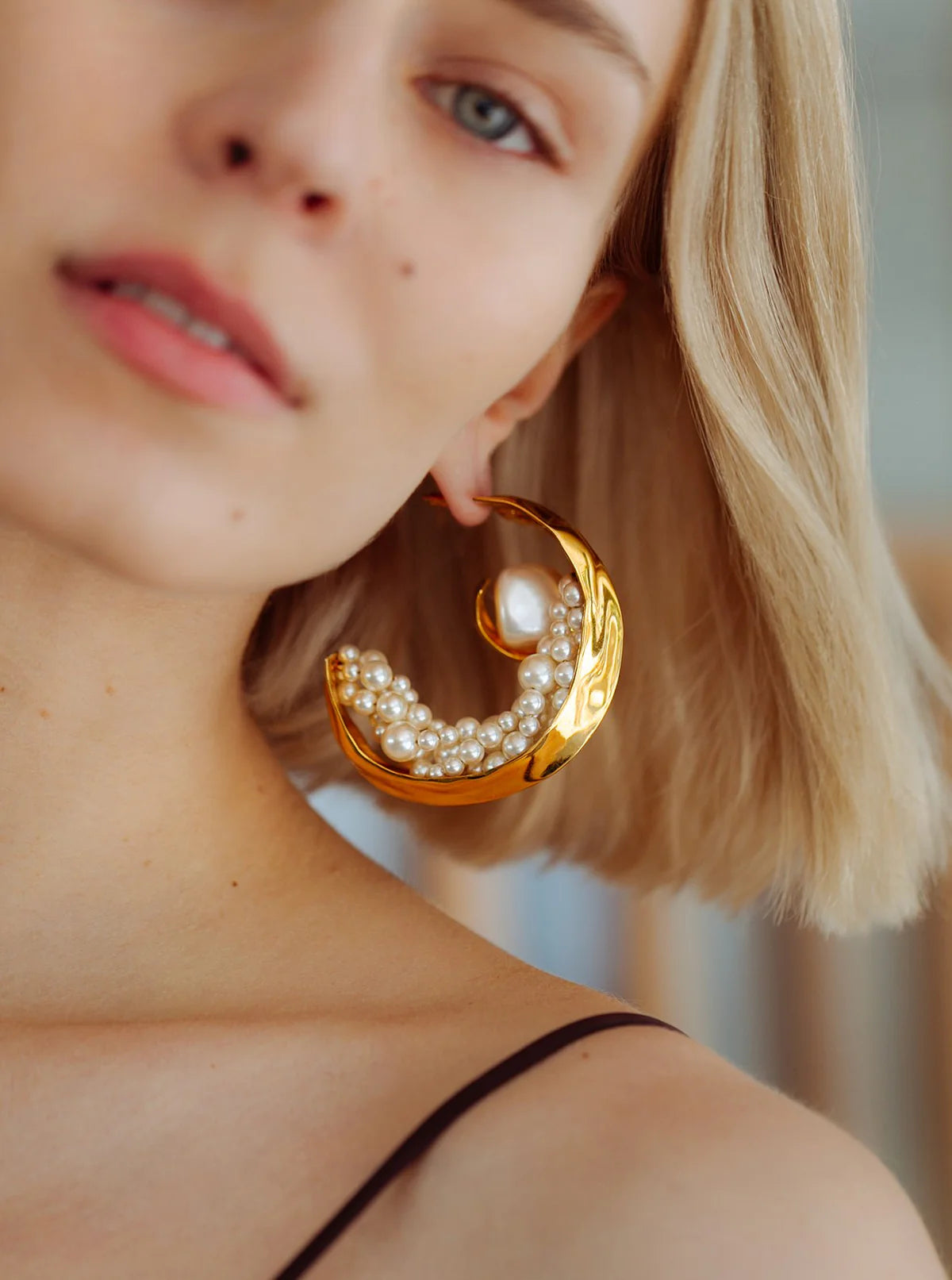 Gold Crest Hoops