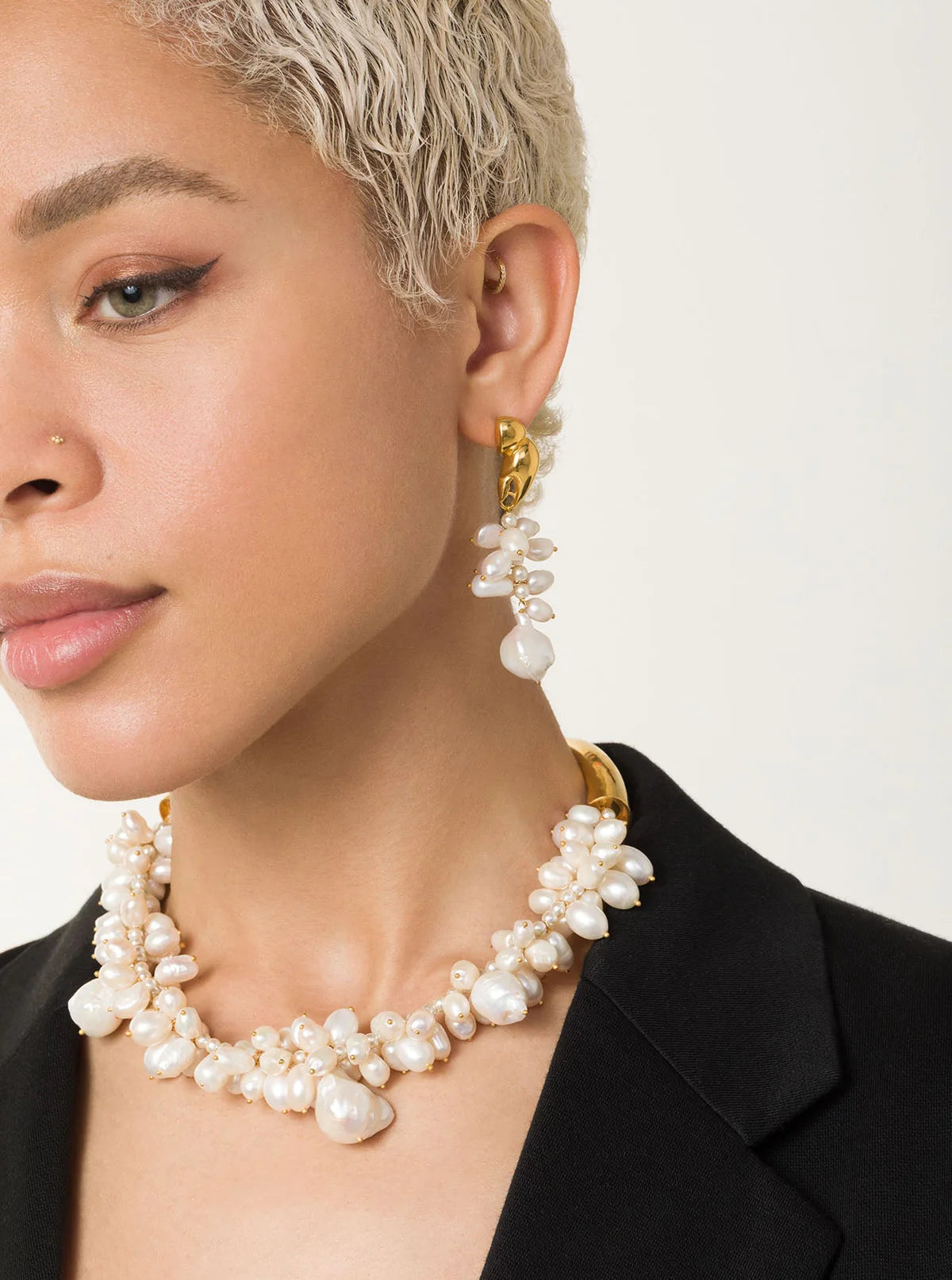 Hera pearl earrings